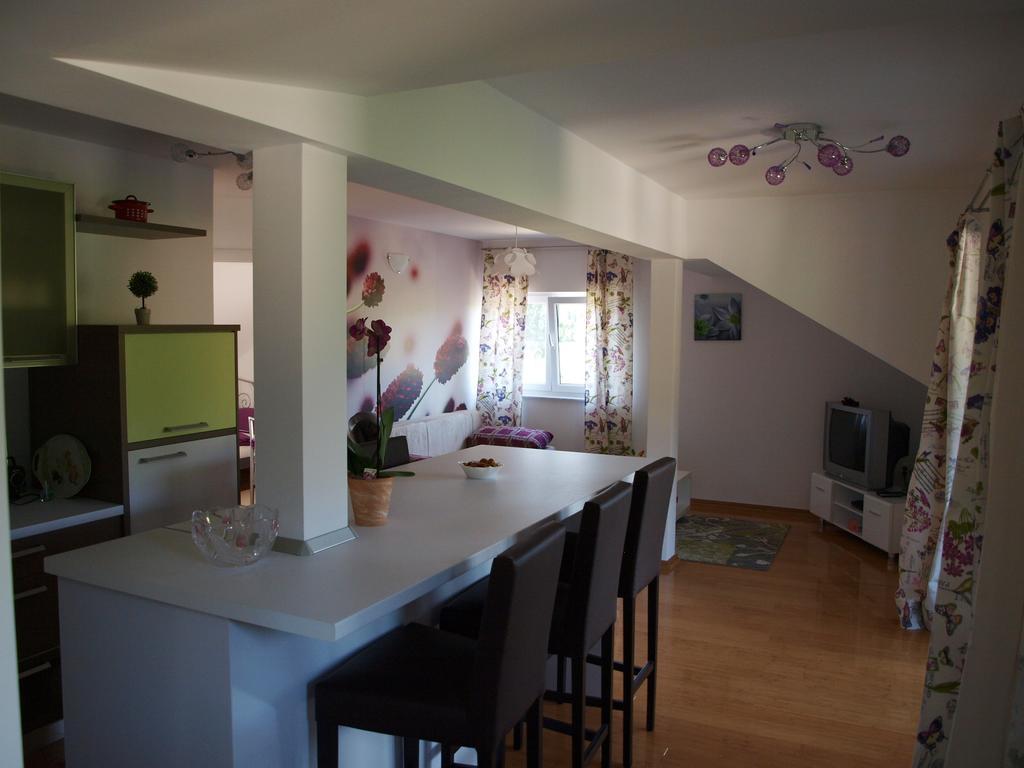Kaj-Lux Apartment *